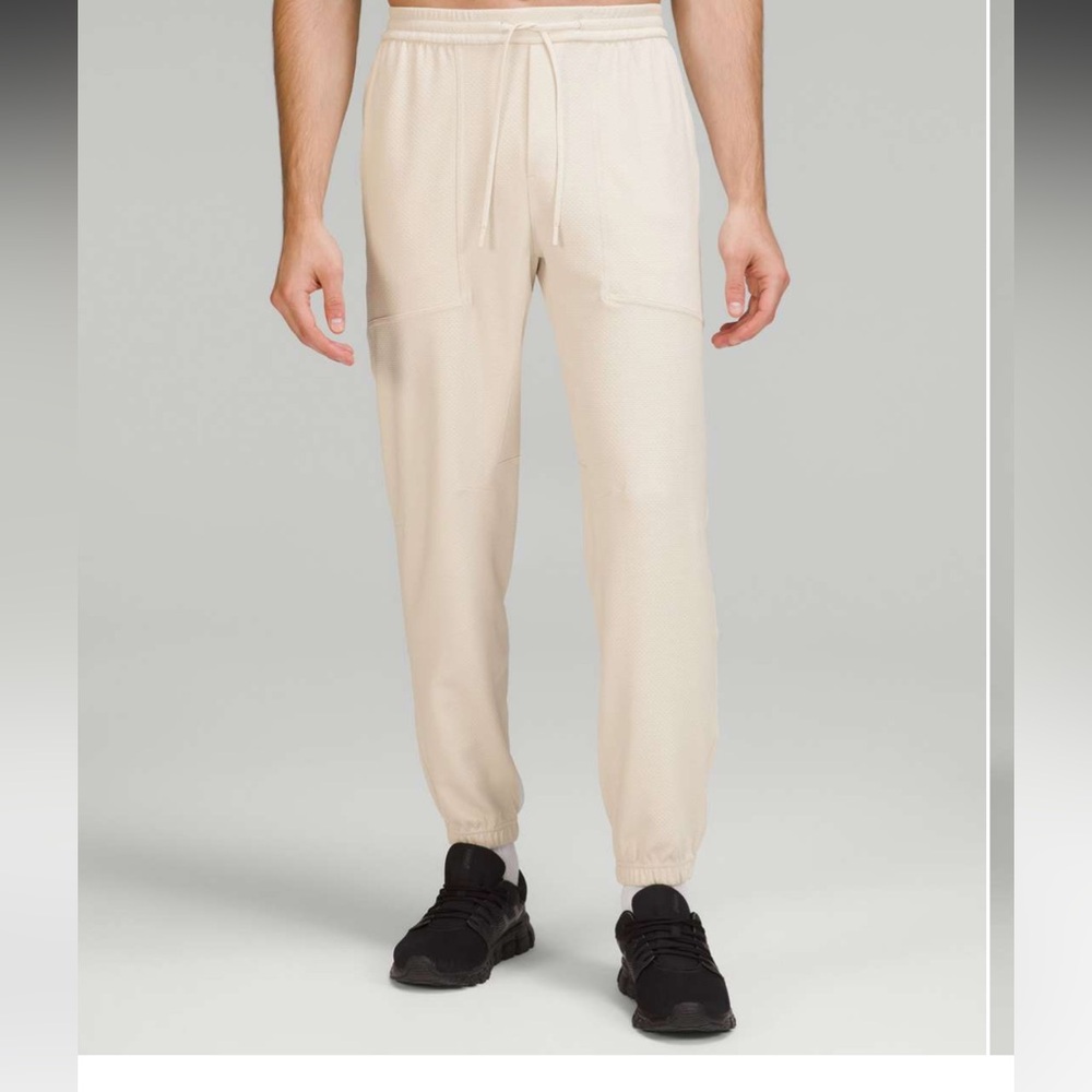 Lululemon Men’s Relaxed-Fut Training Joggers